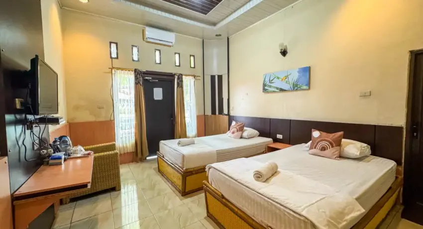 Twin Bed Room
