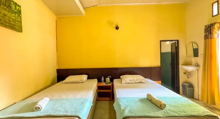 Twin Bed Room